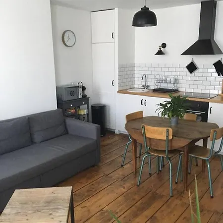 Mon Joli Pres Des Quais A *