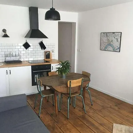 Mon Joli Pres Des Quais A Bordeaux