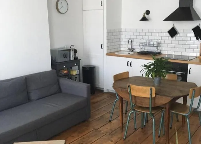 Mon Joli Pres Des Quais A *